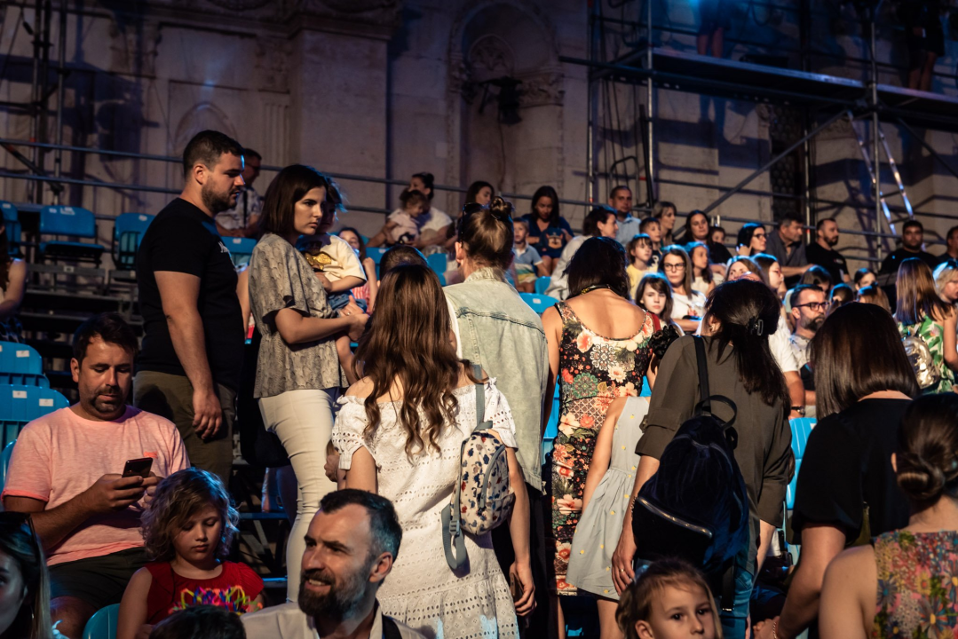 Dječji smijeh i veselje ispunili Ljetnu pozornicu: Generalna proba otvaranja 62. MDF-a Šibenik uvela u dvotjednu čaroliju 