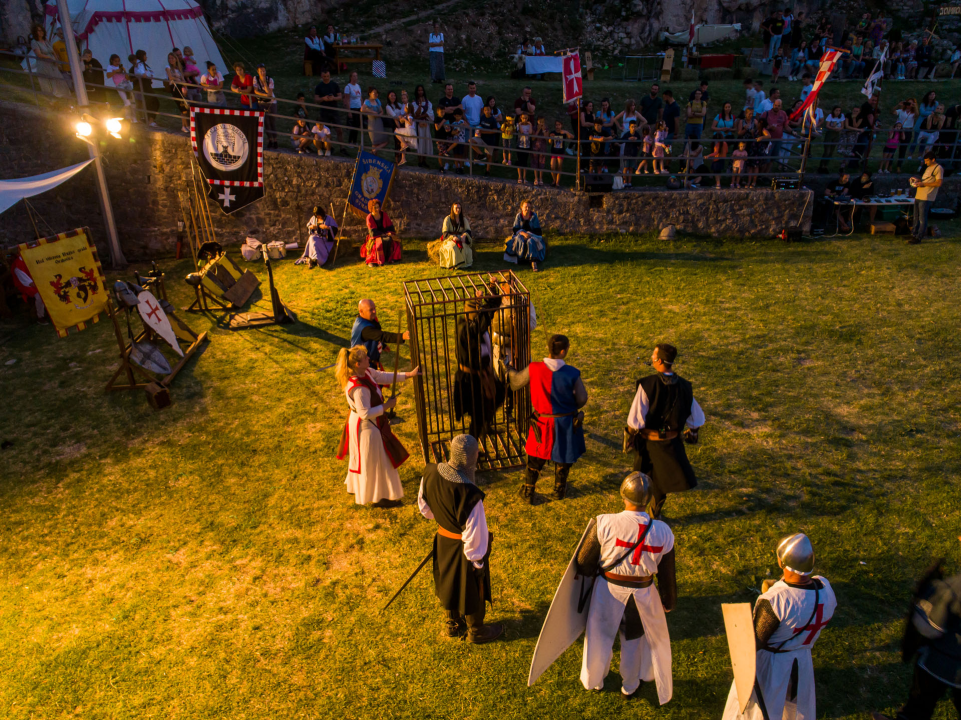 Svečani mimohod, radionice, mačevanje, vatreni show…: Završili ovogodišnji Zvonimirovi dani 