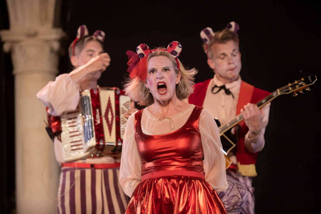 Žirafe, Carevo novo ruho, Las Calaveras: Šibenik ima najbolji prvi dan ljeta uz festivalski program