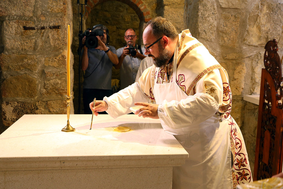 U Kričkama posvećena obnovljena crkva Pokrova presvete Bogorodice 