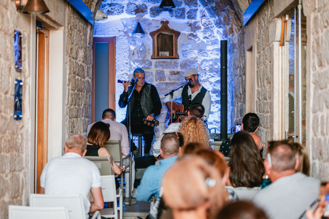 Buta je nova šibenska gastro destinacija: Uživajte u mediteranskim jelima na terasi okruženoj začinima