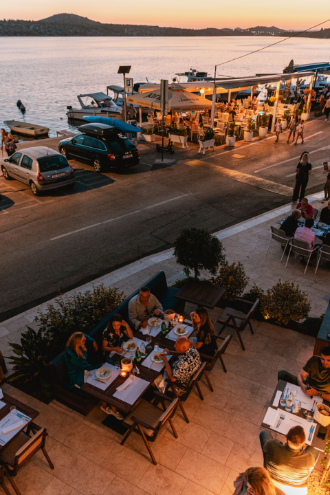 Buta je nova šibenska gastro destinacija: Uživajte u mediteranskim jelima na terasi okruženoj začinima