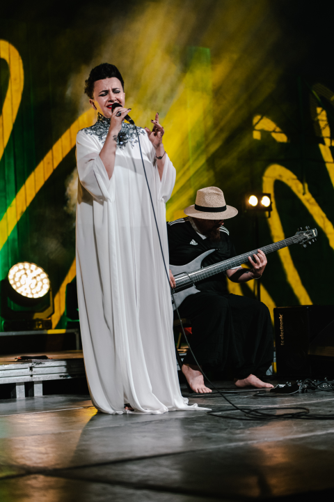 Amira Medunjanin po treći put na sv. Mihovilu: Red glazbe, red suza pa red smijeha!