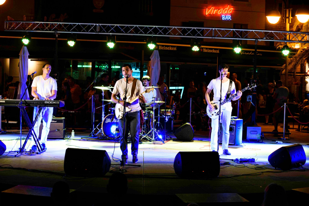 Donosimo vam dijelić atmosfere Vodice Street Festivala: Šumica, Naslijeđe, JB Trio i BluVinil