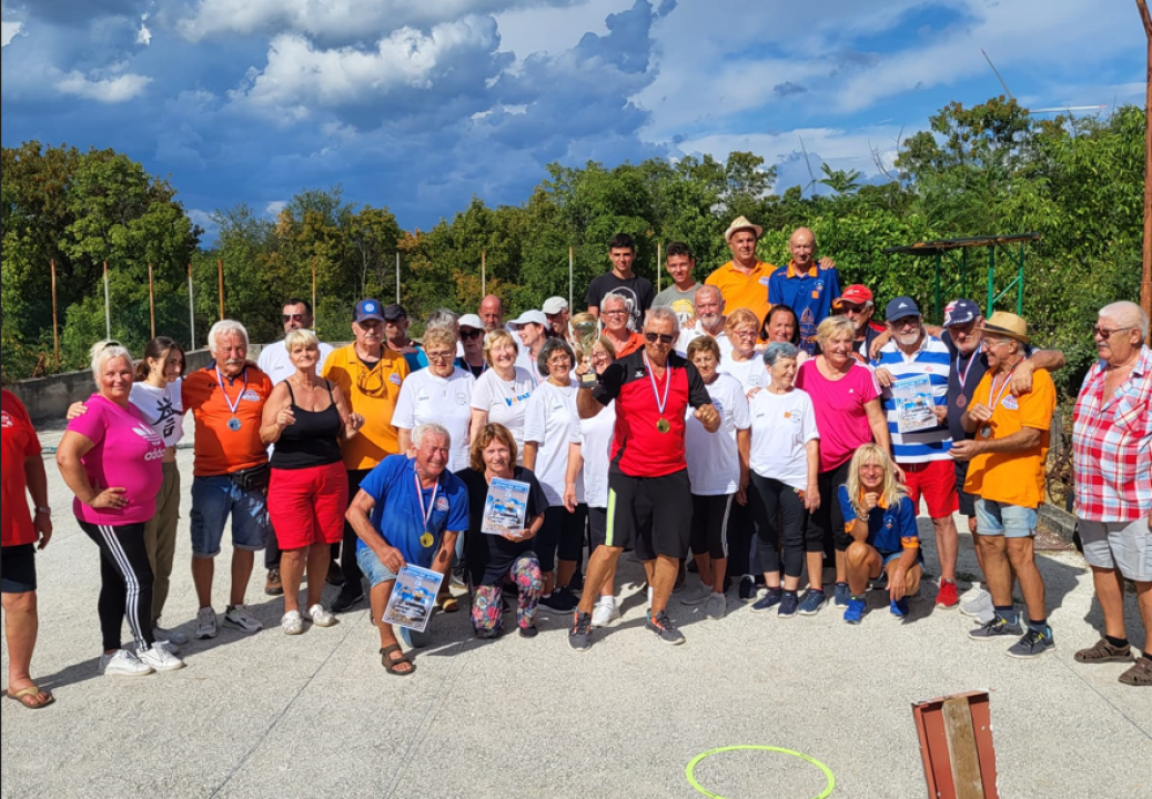  Petanka klub Dalmatino pobjednik turnira 'Oluja' u disciplini 'Trojke' 