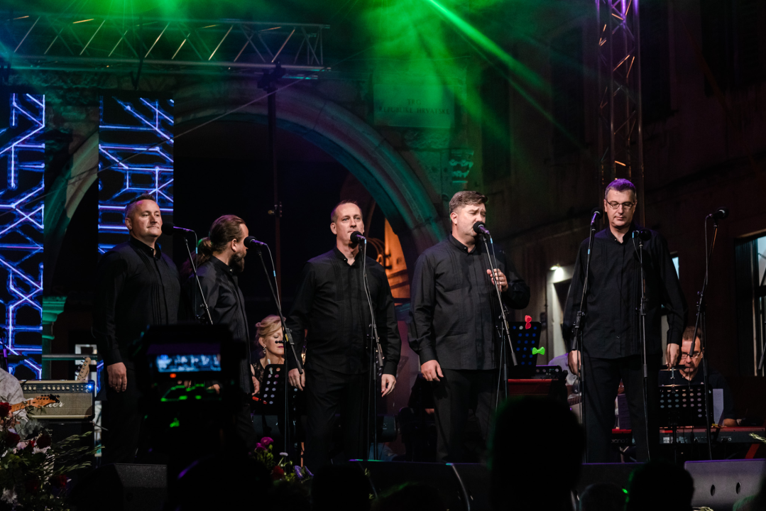 Dok žiri bira pobjednike i dok se zbrajaju glasovi publike, pogledajte fotografije svih izvođača 25. Šansone