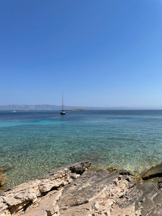 Bili smo na Palagruži, Lastovu, Proizdu i Biševu: Plaže na kopnu su ok, ali ništa se ne može usporediti s jedrenjem oko dalmatinskih otoka