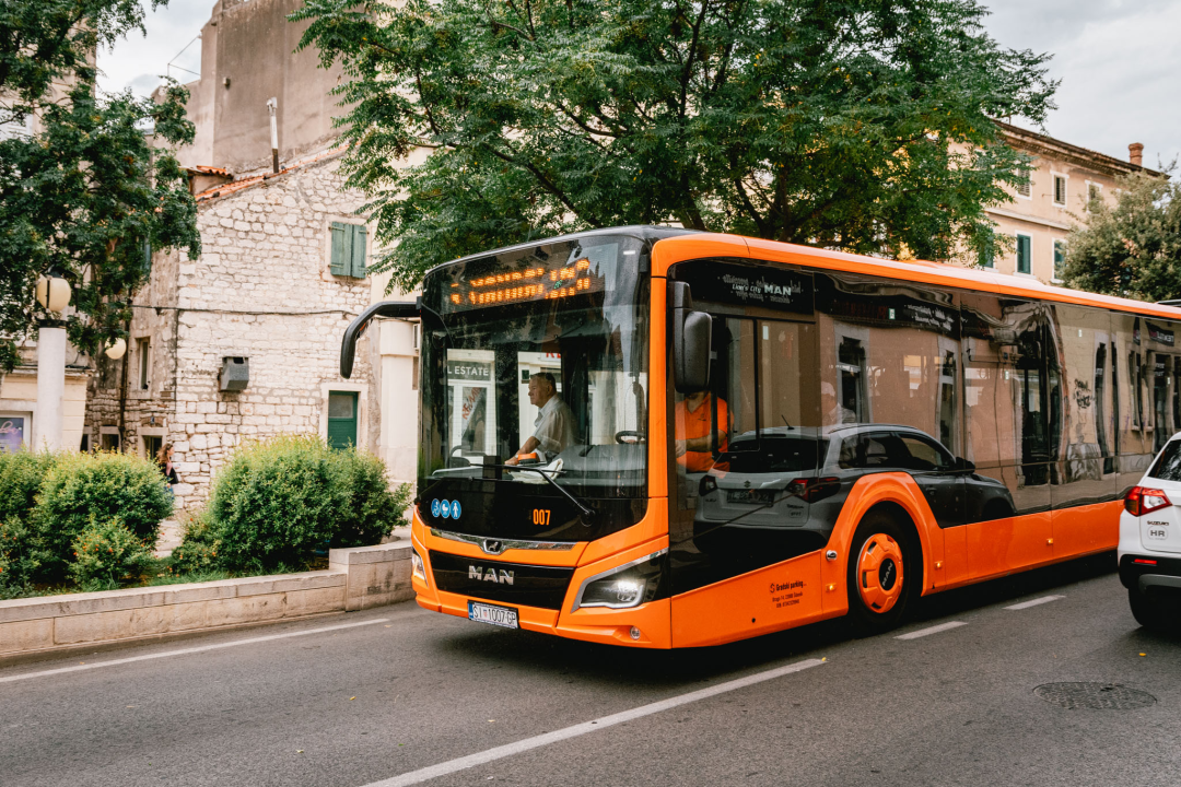 Prvi dan novog gradskog prijevoza: 'Veliki je ovo napredak od vremena kad nitko nije imao pojma kad će bus doći'