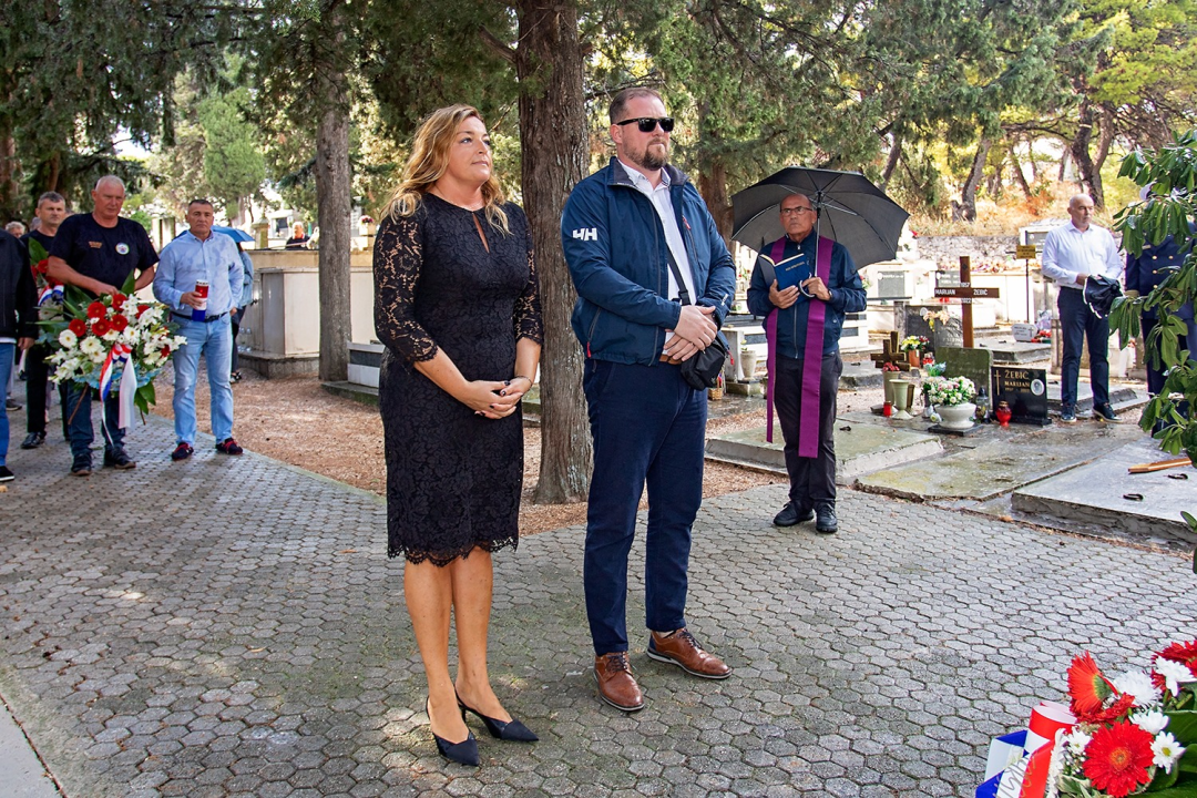 Uz koncert Tihe Orlića obilježena 31. obljetnica oslobađanja rogozničkih  vojarni