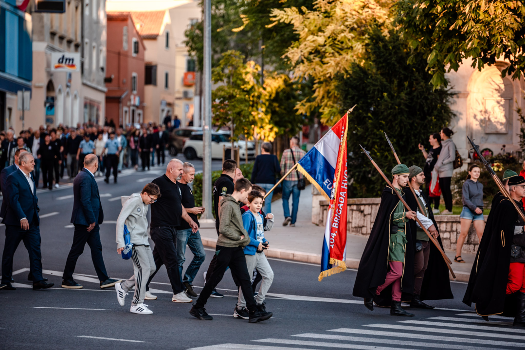 Uz pidoće i klapu u Šibeniku obilježen Dan hrvatskih branitelja: 'U slobodi smo se više dijelili nego spajali'