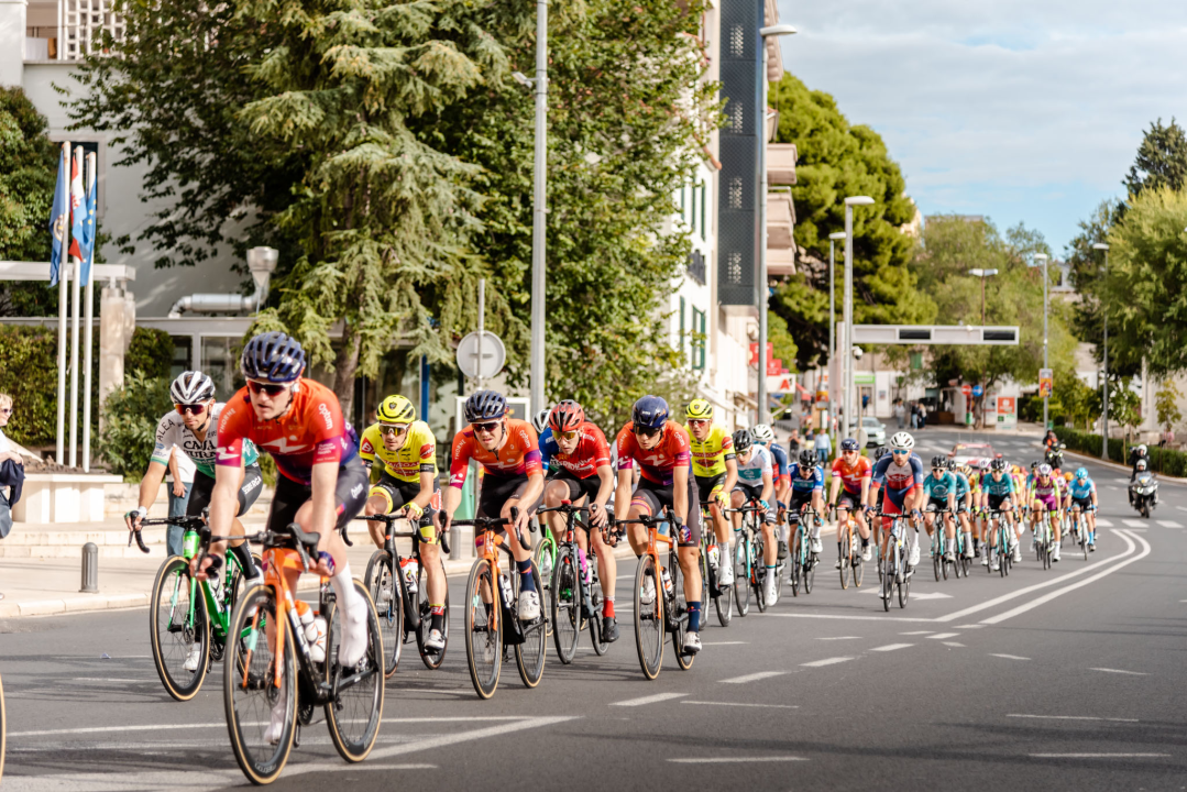 Iz Sinja startala treća etapa utrke CRO Race: Biciklisti prošli kroz Šibenik, među njima i Lorenzo Marenzi  