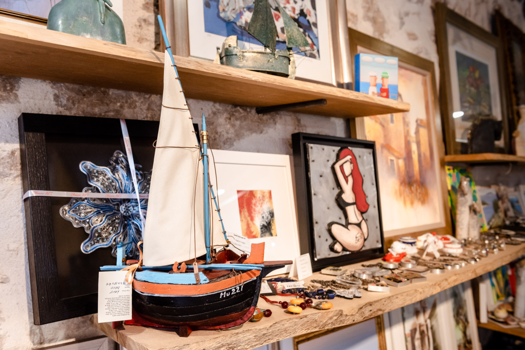 U Galeriju Juraj Dalmatinac stigle zimske kolekcije odjeće i jesenski popusti na slike 