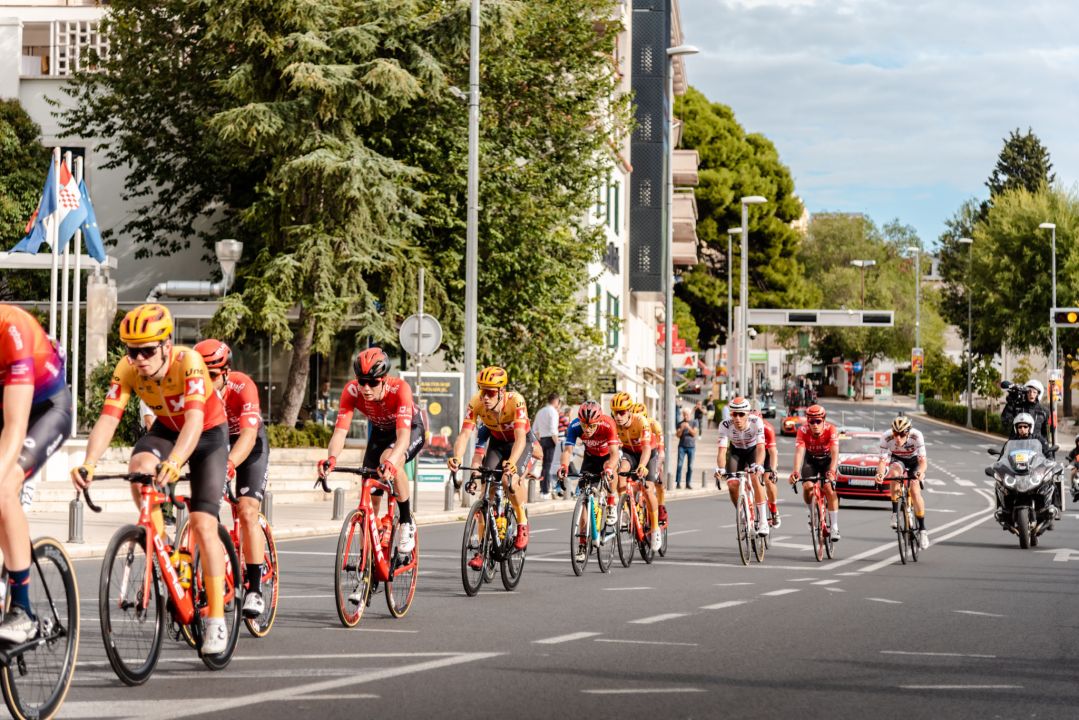 Iz Sinja startala treća etapa utrke CRO Race: Biciklisti prošli kroz Šibenik, među njima i Lorenzo Marenzi  