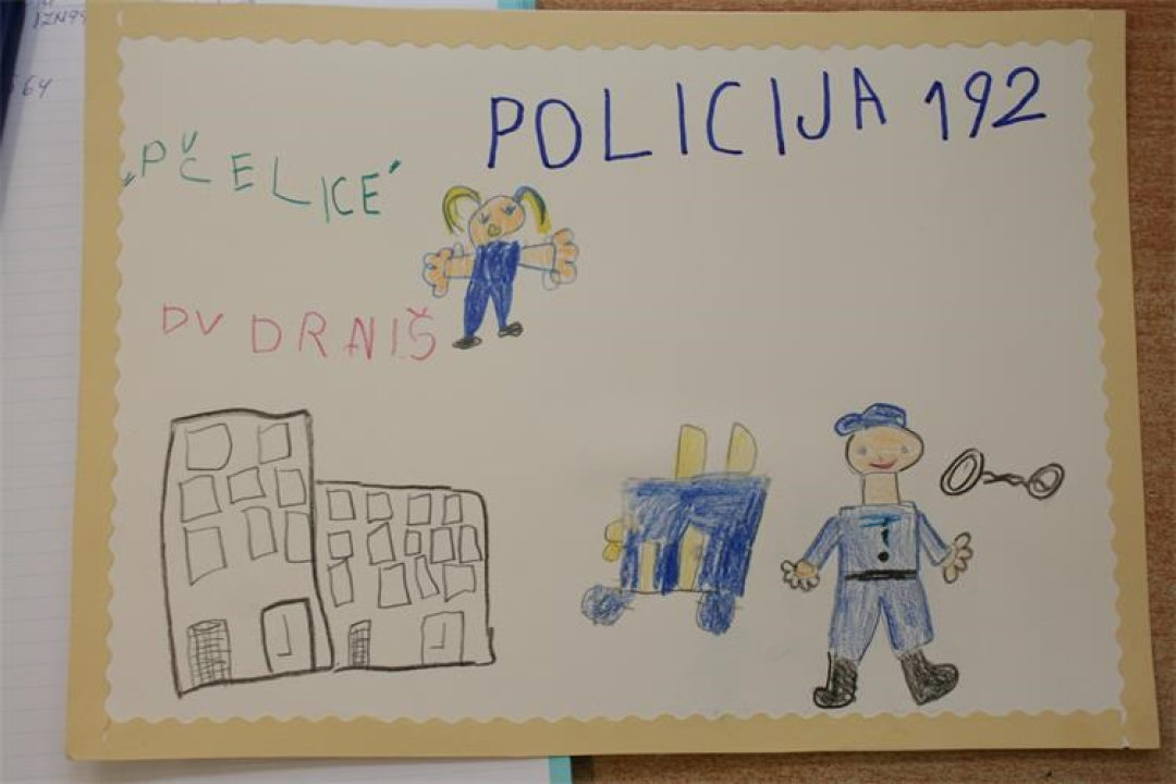 Djeca iz vrtića posjetila policajce u Šibeniku, Kninu, Drnišu i Vodicama