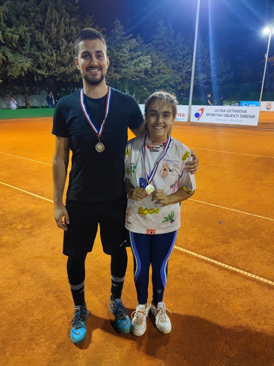 Završen teniski turnir "Sv. Mihovil": Kod muških slavio Fabijan Šprljan, Ani Matošin sve 3 titule