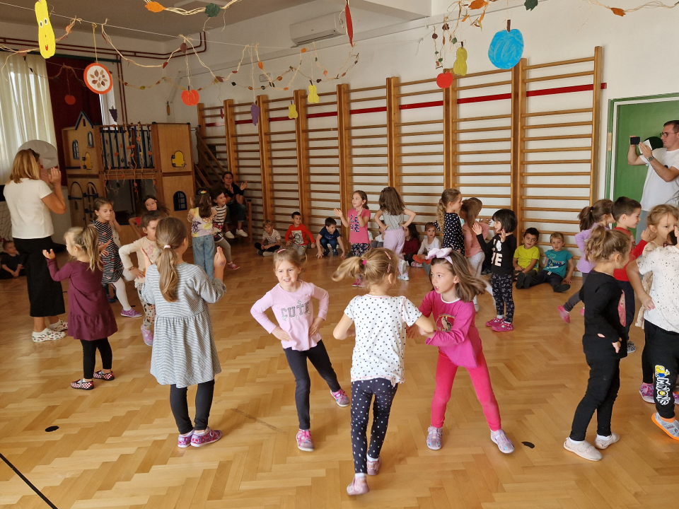 Najveseliji dan u DV 'Vidici': I mali i veliki pjevali su i plesali na zajedničkom okupljanju  