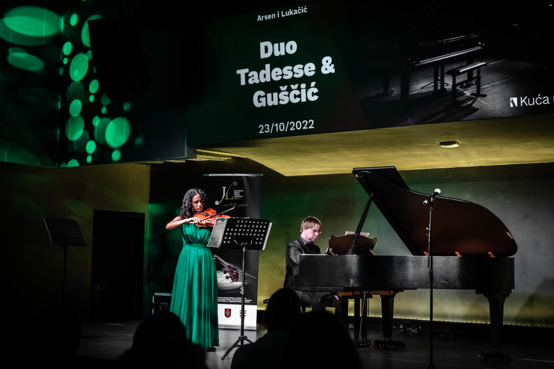 Tadesse i Guščić sinoć u Arsenu, klasični program se nastavlja danas uz Max Bruch Trio