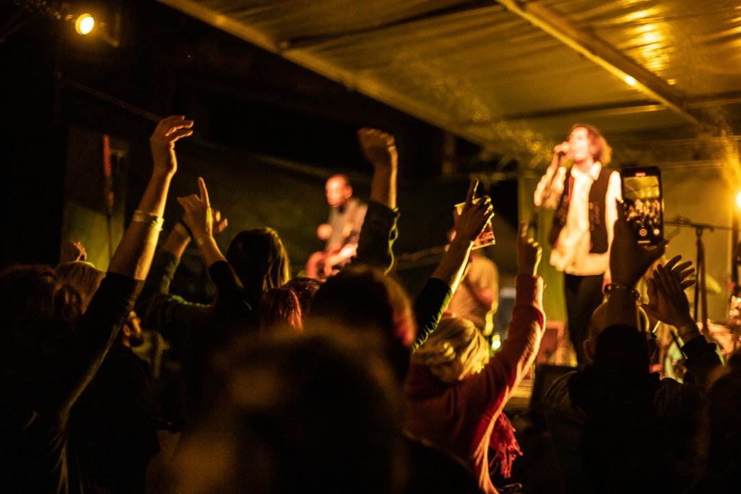 Pogledajte kako je sinoć bilo na Regiusu, večeras spektakl predvodi Jura Stublić