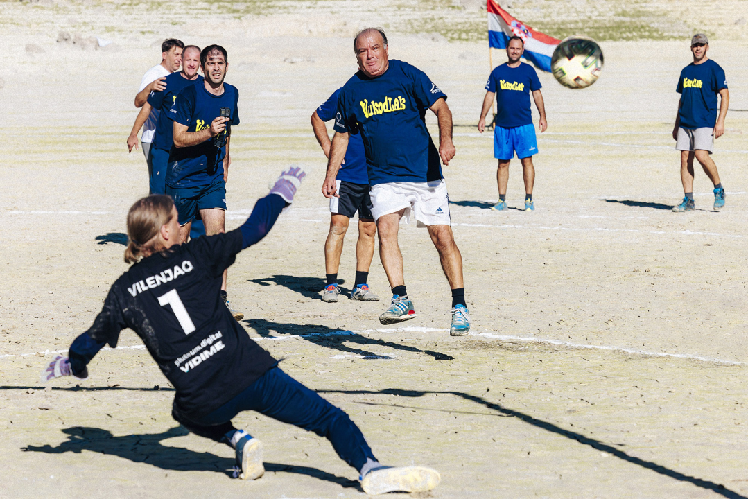Nogometno rivalstvo traje već 79 godina: Okršaj Vukova i Vilenjaka na Modrom jezeru je spektakl!