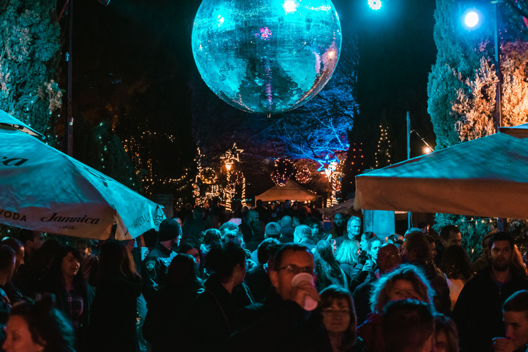 Plesno je bilo sinoć na Adventuri: Songkillersi isporučili svoju dozu funka