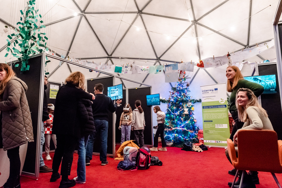 Kupola u đardinu postaje prolaz u drugu dimenziju: Za vikend nabacite VR naočale, odaberite igru i zakoračite u virtualnu stvarnost!