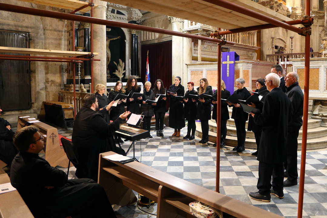 'Advent i Božić u katedrali' otvoreni koncertom župnog zbora sv. Cecilije