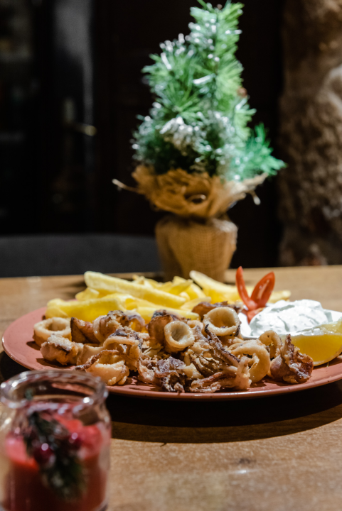 Uživajte ovog adventa u slasnim zimskim delicijama konobe Brošćica! 