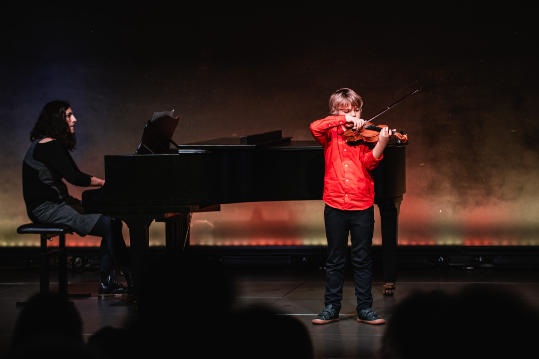 Božićni koncert učenika glazbene škole oduševio prepunu Kuću umjetnosti Arsen