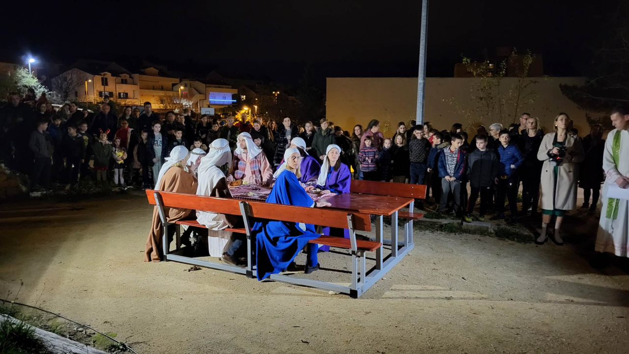 Župljani Vidika uprizorili žive jaslice i oduševili sugrađane