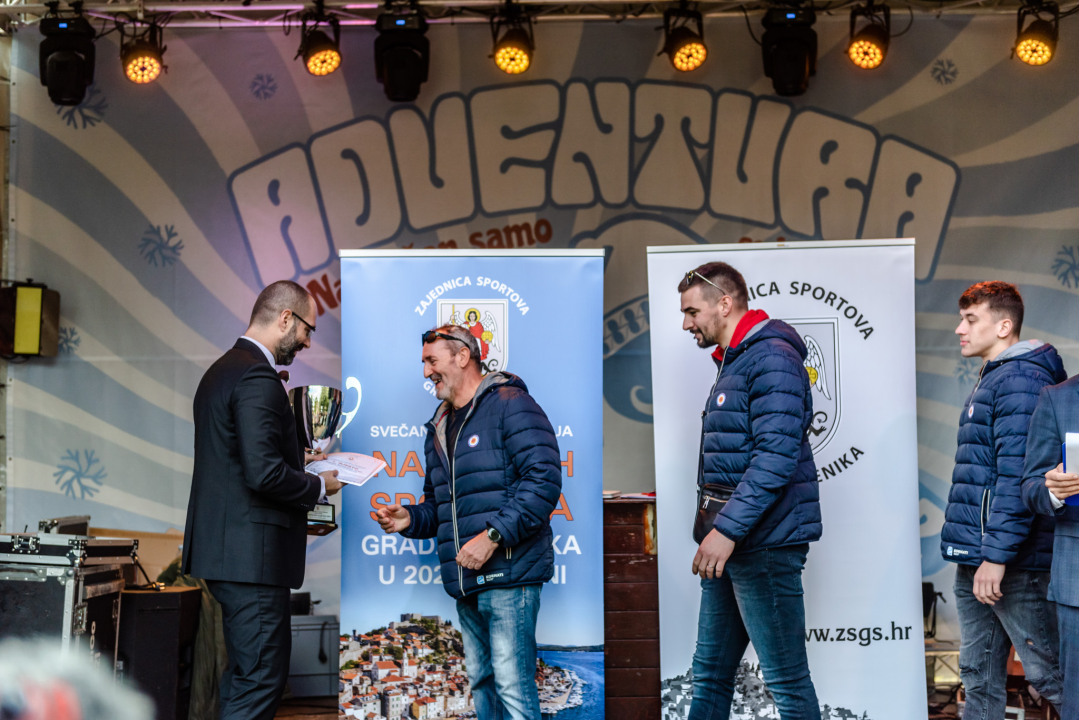 Toni Slavica i Nives Radić, vaterpolisti Solarisa i vaterpolistice Viktorije ovogodišnji su laureati