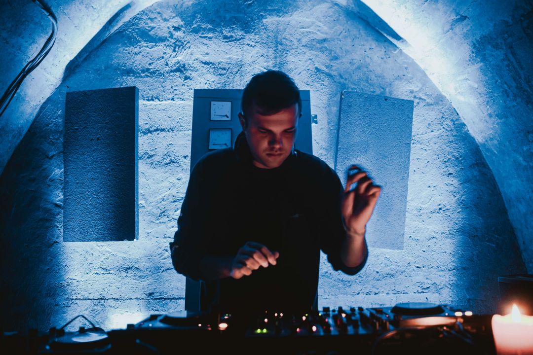 Rasplesana novogodišnja zabava u Tunelu uz milanski duo Modular Project