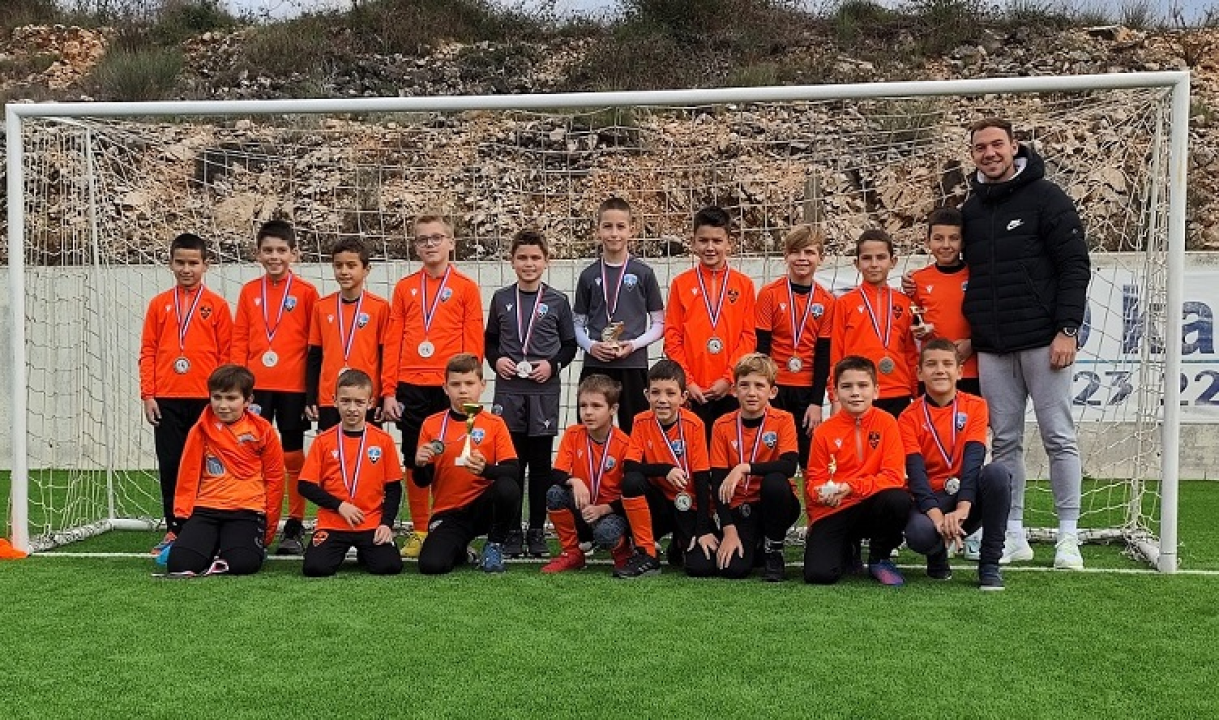 Mladi nogometaši Šibenika na 9. Vodice Cupu do dva zlata i dva srebra