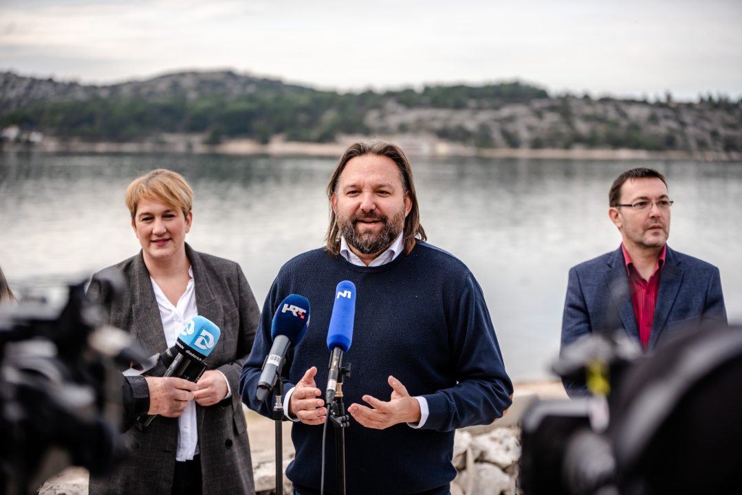 Novi zakon o pomorskom dobru još je jedan pokušaj krađe HDZ-a: 'Građani će postati gosti na plaži'