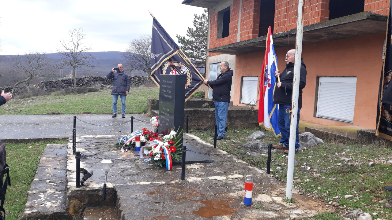 Obilježena 31. godišnjica stradanja obitelji Čengić u Erveniku