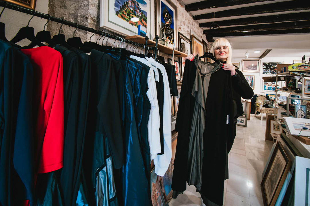 Zablistajte na maturalnoj večeri uz dizajnerske haljine iz Galerije Juraj Dalmatinac