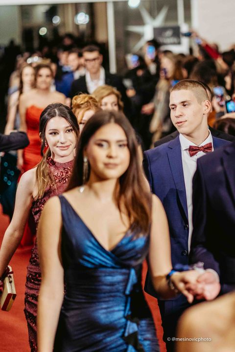 Učenici Ekonomske škole zablistali na maturalnom plesu u Vodicama (1)
