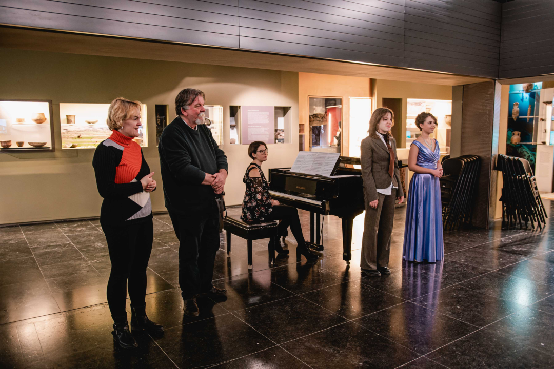 Učenici u muzeju pjevali Lukačića i predstavili šibenske galete dok su trkači ‘Zagrlili grad’