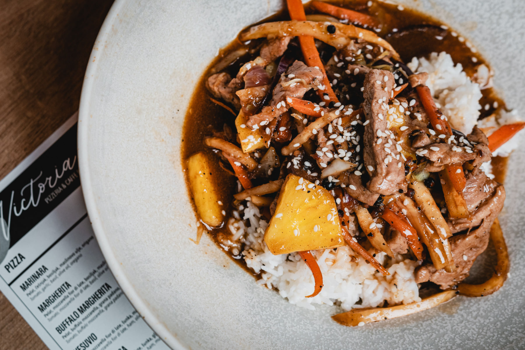 Znate li što je panuozzo sendvič? Ovaj gurmanski hit isprobajte u pizzeriji Victoria! 