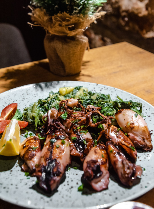 Provedite najromantičniji dan u godini u posebnom ozračju Konobe Brošćica! 