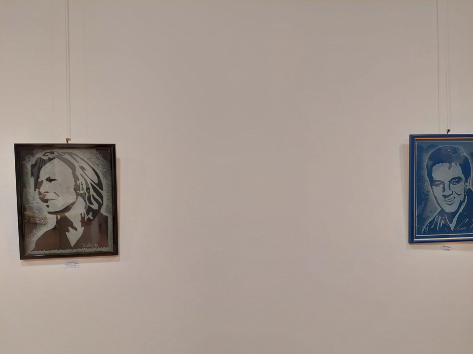 Otvorena izložba gravura u staklu Jovana Dobre