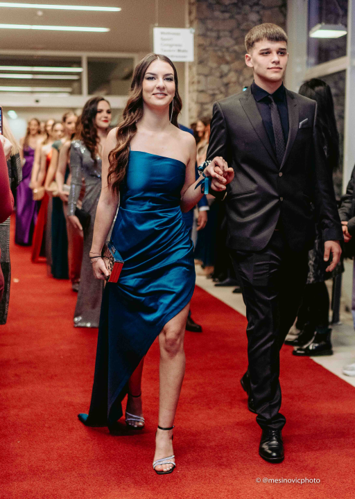 Zavirite na blještavi maturalni ples Turističko-ugostiteljske škole Šibenik (1)