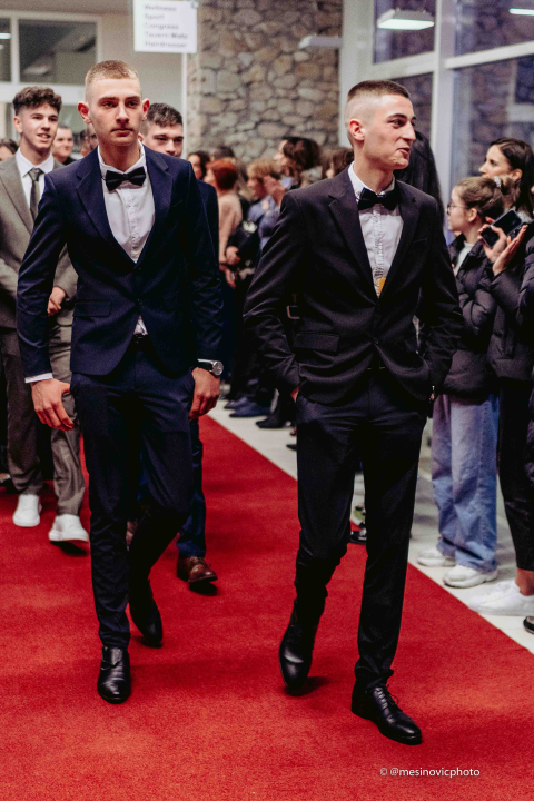 Zavirite na blještavi maturalni ples Turističko-ugostiteljske škole Šibenik (2)