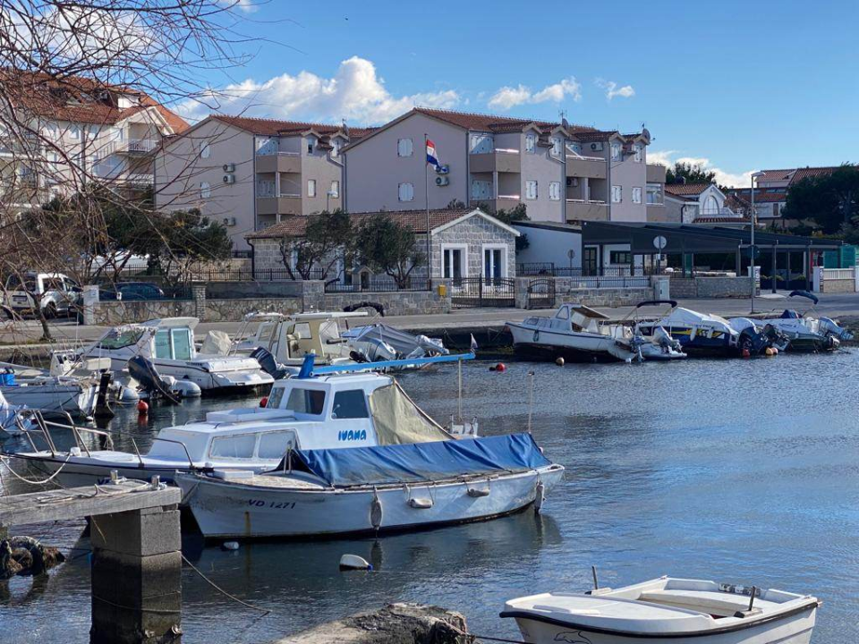 Nakon drame s burom, oseka na Srimi nasukala brodove!