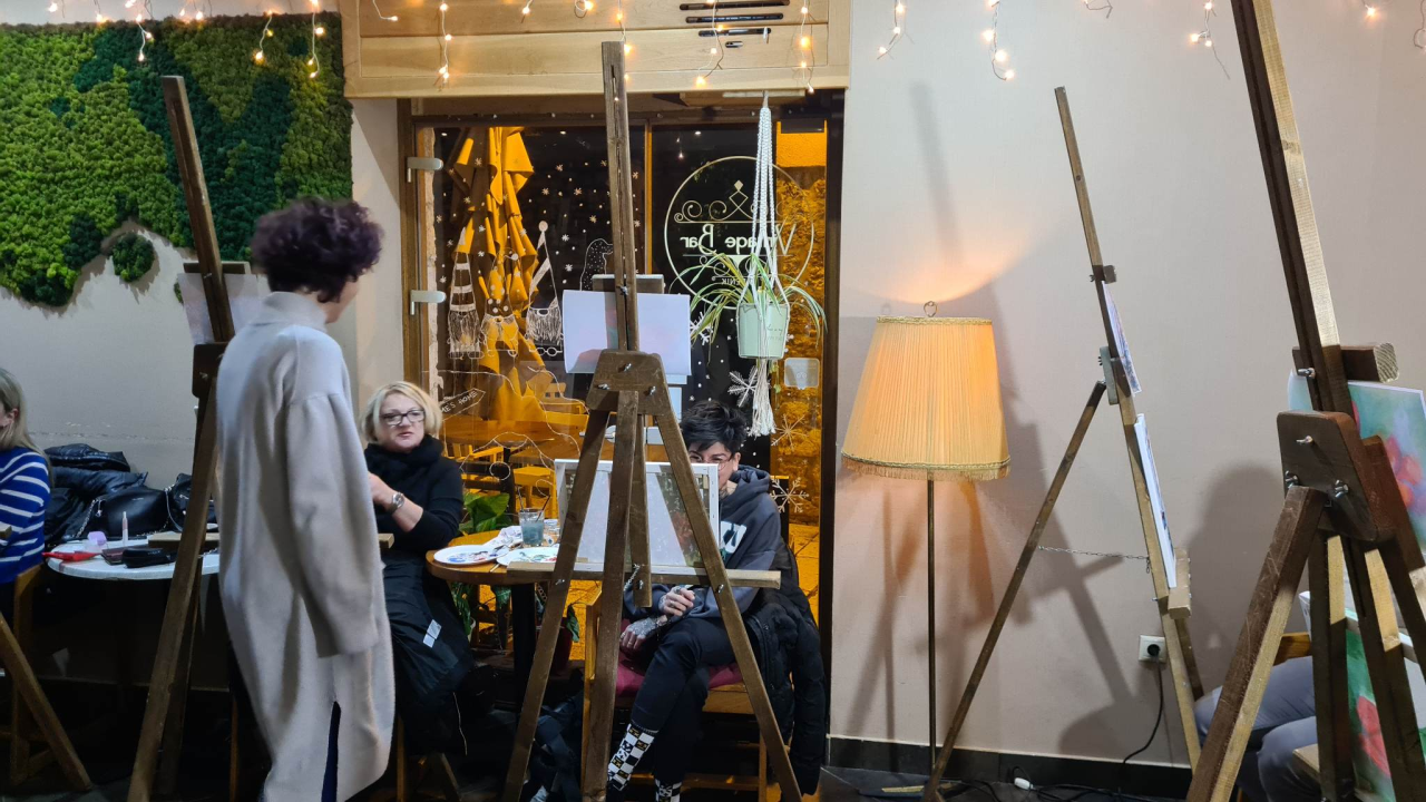 Cocktail &amp; Paint pravi hit u Šibeniku: 'Neki ljudi nisu crtali od vrtića i sad naprave nešto genijalno'