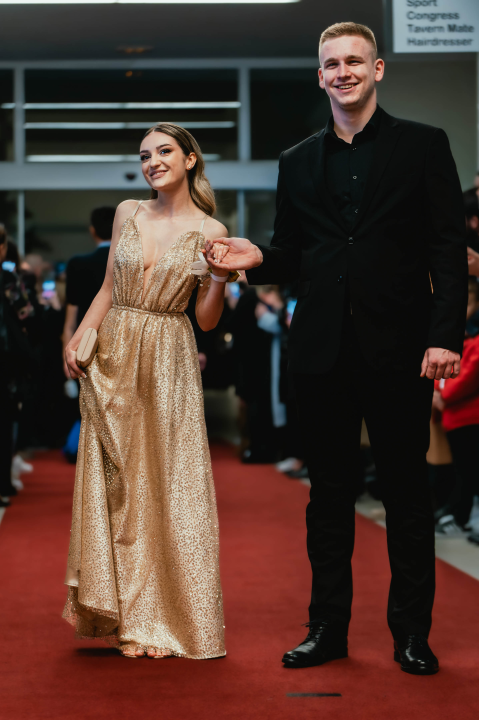 Pogledajte glamurozna izdanja maturanata Medicinske škole (1. dio)