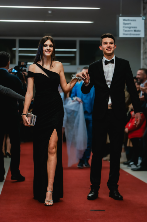 Pogledajte glamurozna izdanja maturanata Medicinske škole (1. dio)