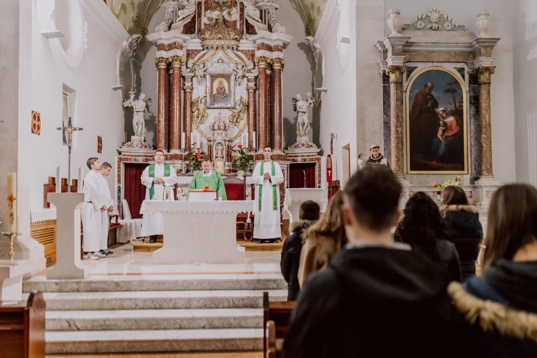 U Gospi van grada održana misa za mlade