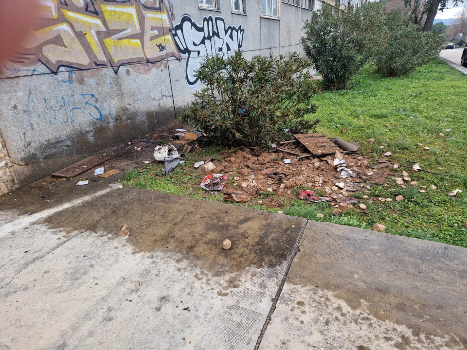 Požar na balkonu stana na Njegoševom trgu, u stanu se nalazila gospođa