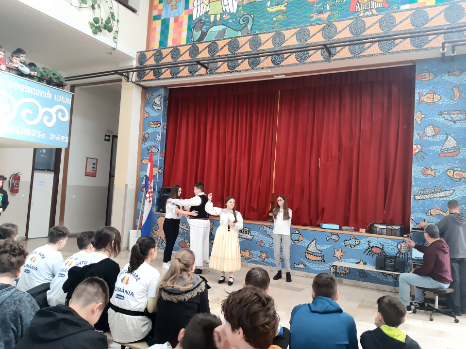 OŠ Petra Krešimira IV ugostila rumunjske učenike