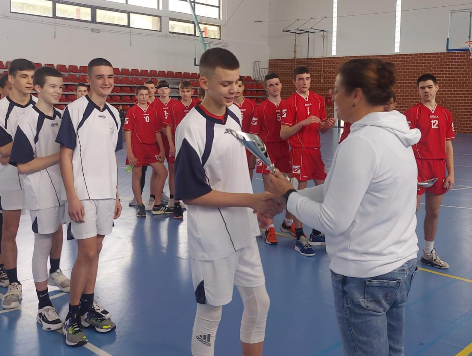 Košarkašice OŠ Meterize i košarkaši OŠ Antuna Mihanovića-Petropoljskog najbolji su u županiji 